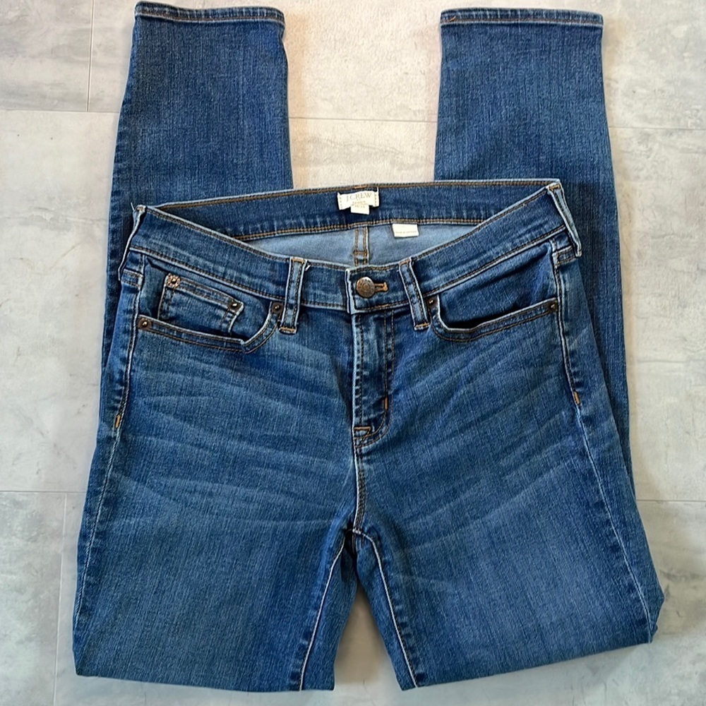 J. Crew  jeans  blue denim   Medium Wash   Midrise   skinny  stretch
Size 26/28